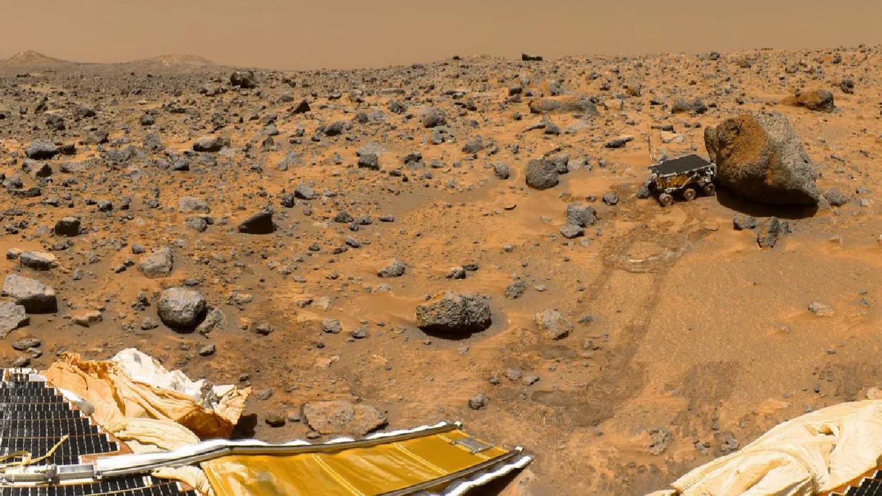 View on Mars from the Pathfinder's lander